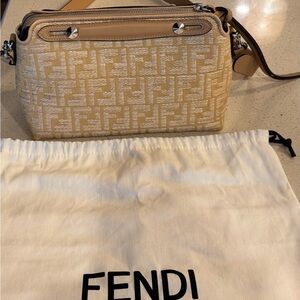 Fendi By The Way Soft Medium Ff Raffia & Leather Shoulder Bag in Wheat
